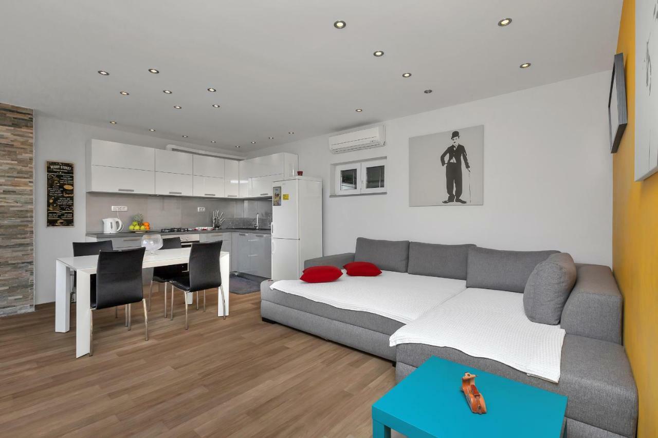 Apartments Buljan Макарска Екстериор снимка